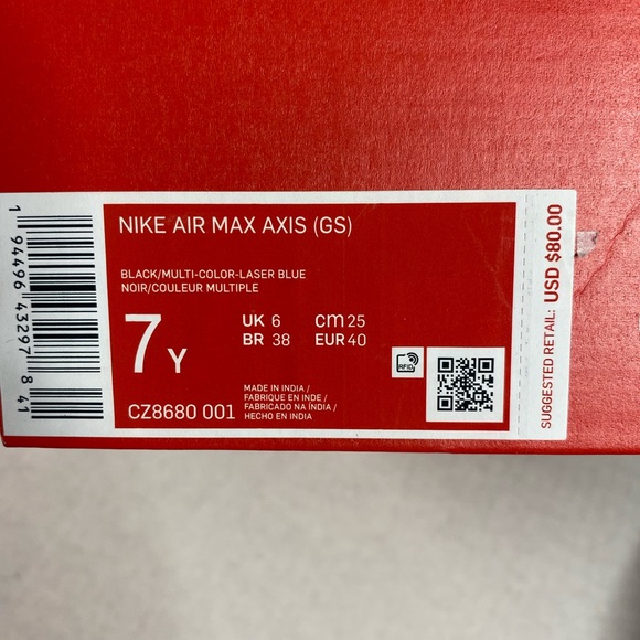 Nike Air Max Axis size 7Y - Picture 3 of 16